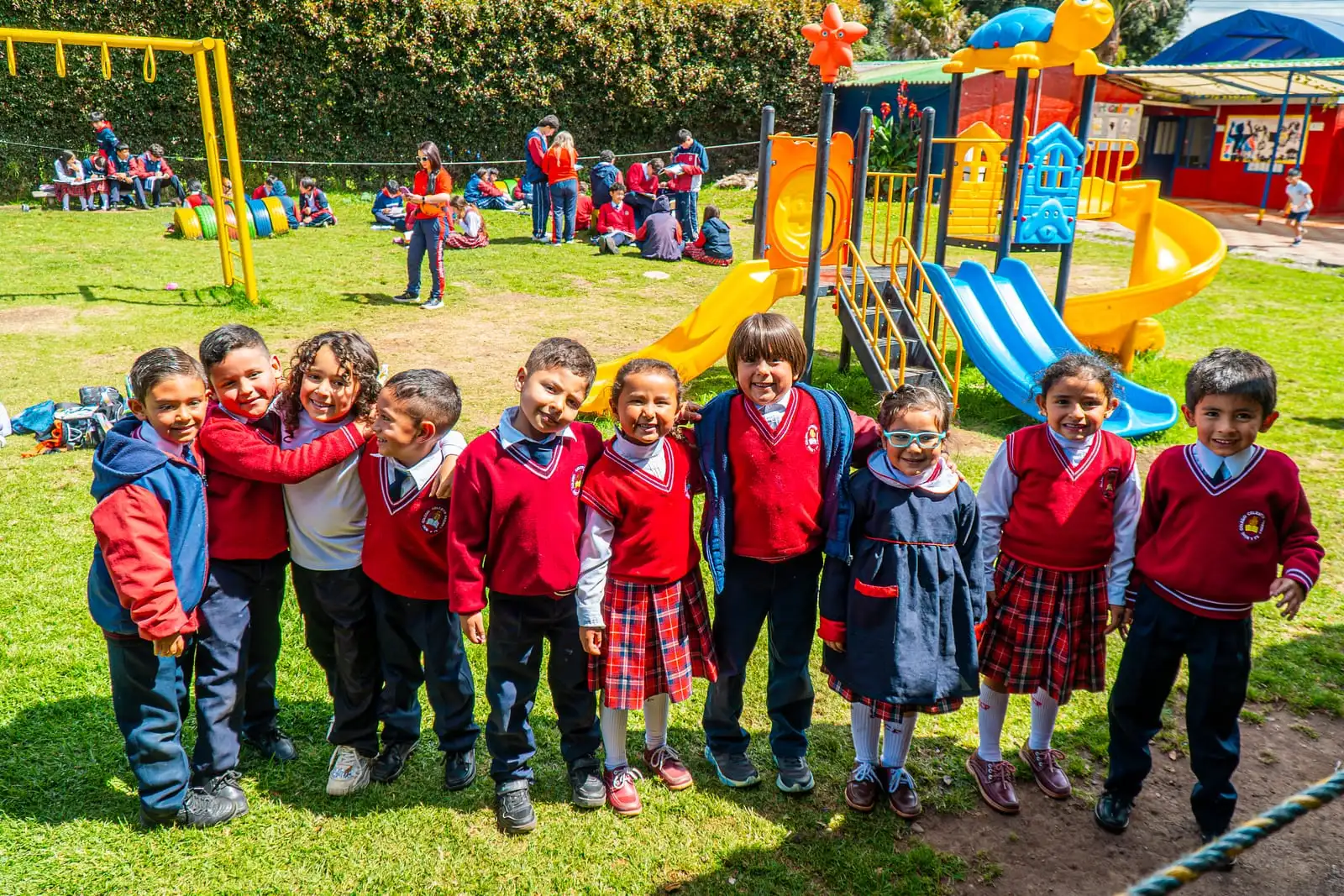 Niños de preescolar en el parque de la Sede Norte